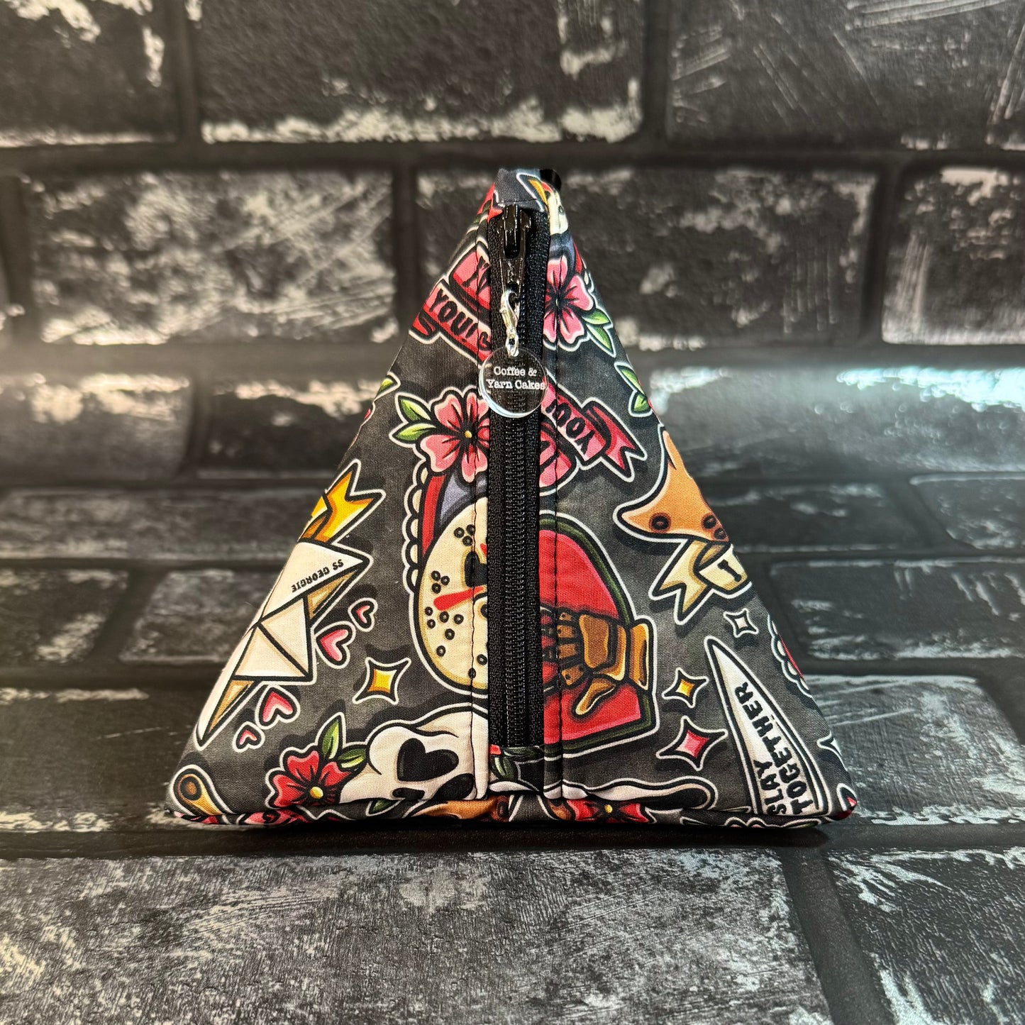 Retro Regenbogen & Pilze Stoff Pyramidenbeutel mit Reißverschluss