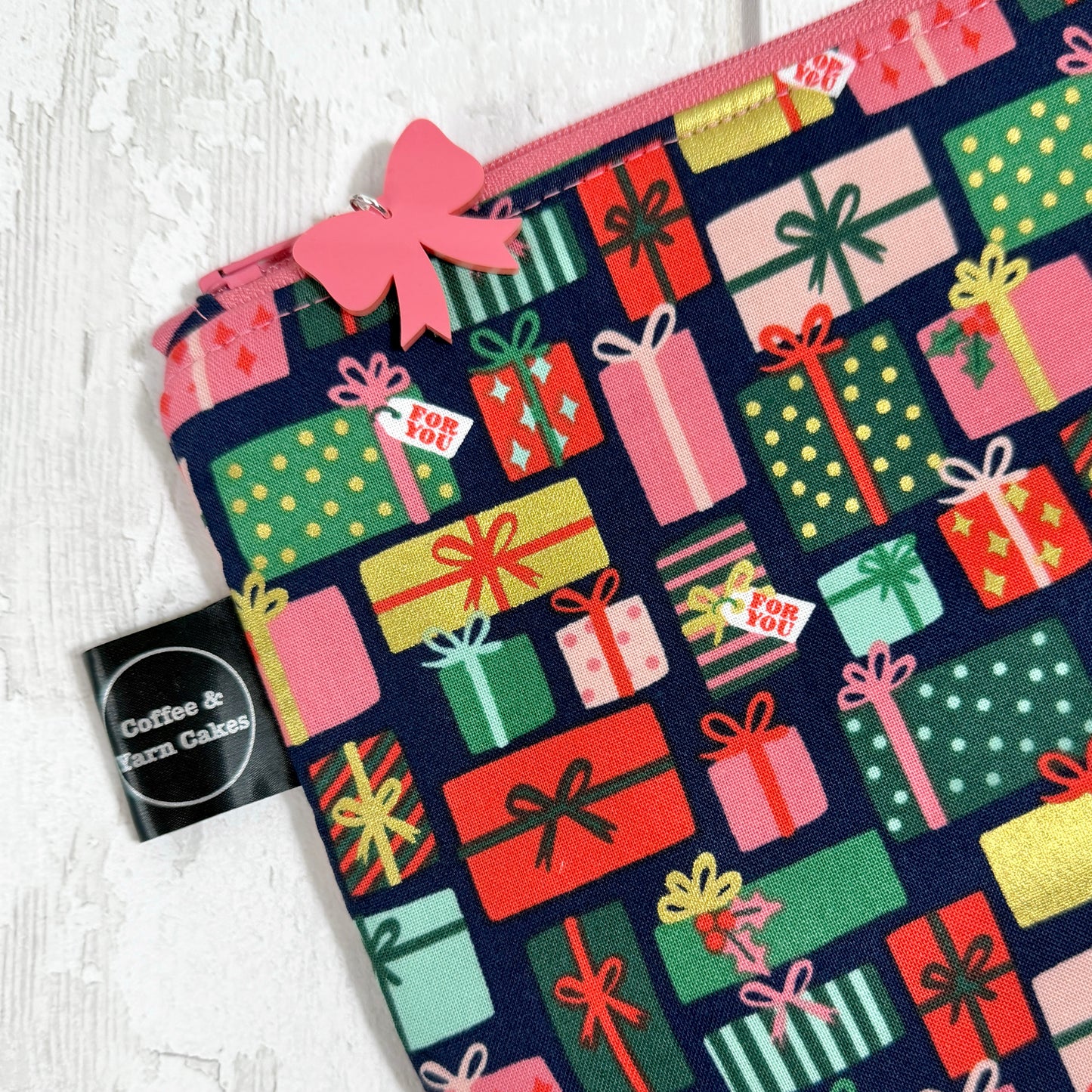 Holiday Gifts Zipped Project Bag - Small/Sock Size