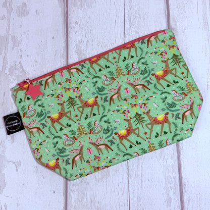 Oh Deer, it's Christmas Zipped Project Bag - Small/Sock Size