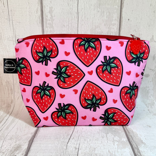 Strawberry Love Zipped Project Bag - Small/Sock Size