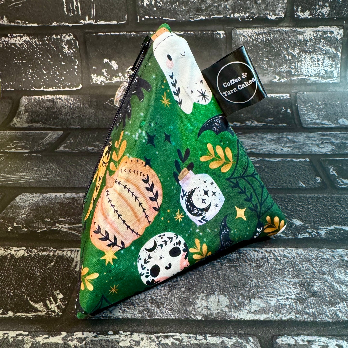 Spookaween Zipped Fabric Pyramid Notions Pouch