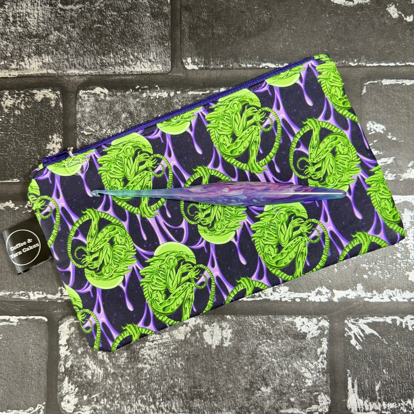 Xenomorph Alien Zipped Notions Hook DPN Pouch/Case