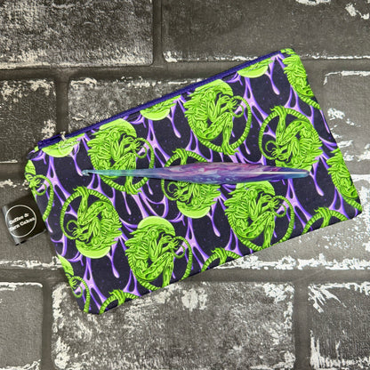 Xenomorph Alien Zipped Notions Hook DPN Pouch/Case