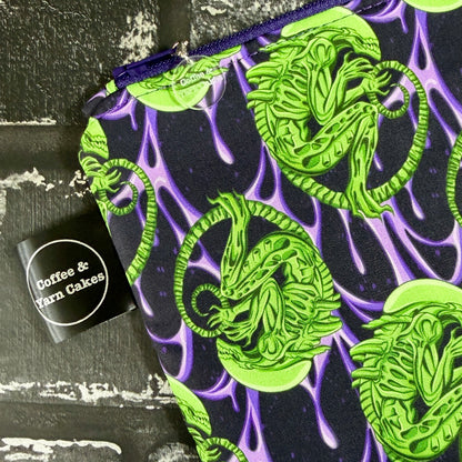 Xenomorph Alien Zipped Notions Hook DPN Pouch/Case