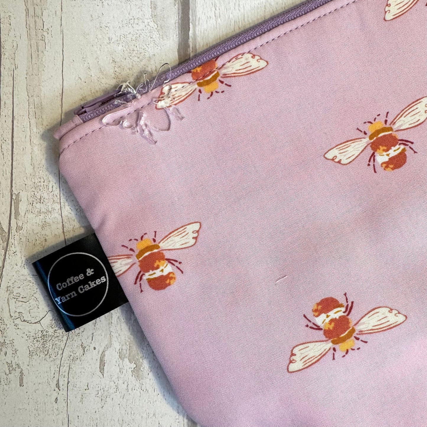 Sac à projets zippé Crafting Magic Lilac Bumble Bees - Petit/Taille chaussette